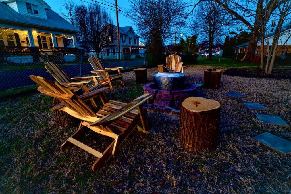 Dog And Family Friendly 4Br W Wifi And Fenced Yard By Zen Living Short Term Rental Luray Exterior foto