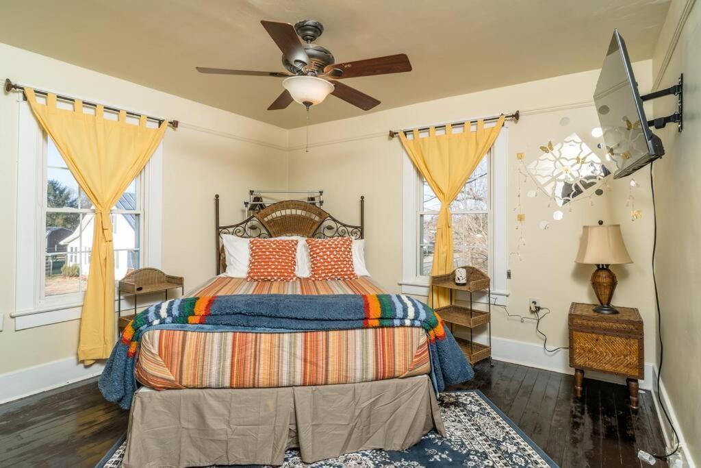 Dog And Family Friendly 4Br W Wifi And Fenced Yard By Zen Living Short Term Rental Luray Exterior foto